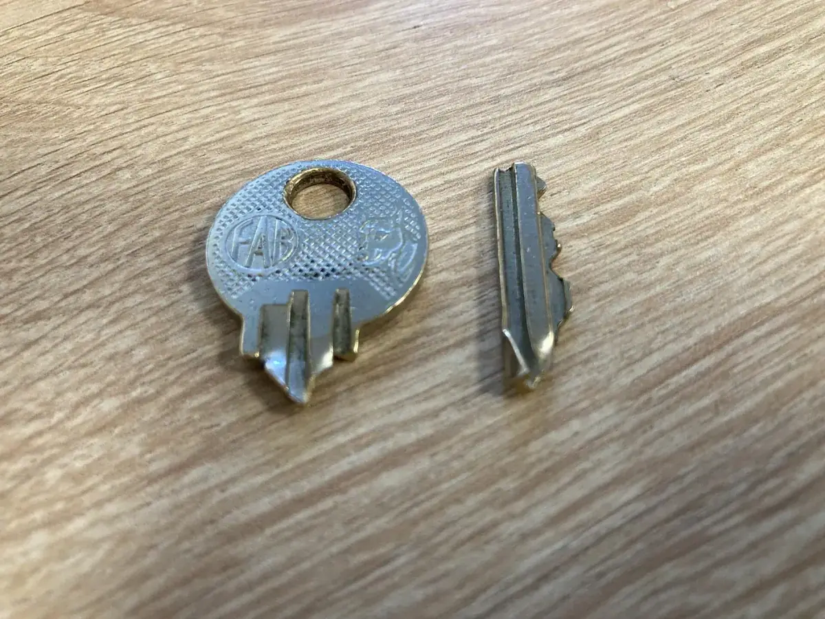 Broken key stuck in a lock cylinder, extraction service in Costa Mesa